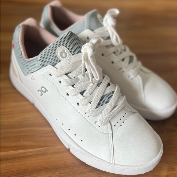 On Running Shoes - ON Cloud The Roger Advantage in White and Rose